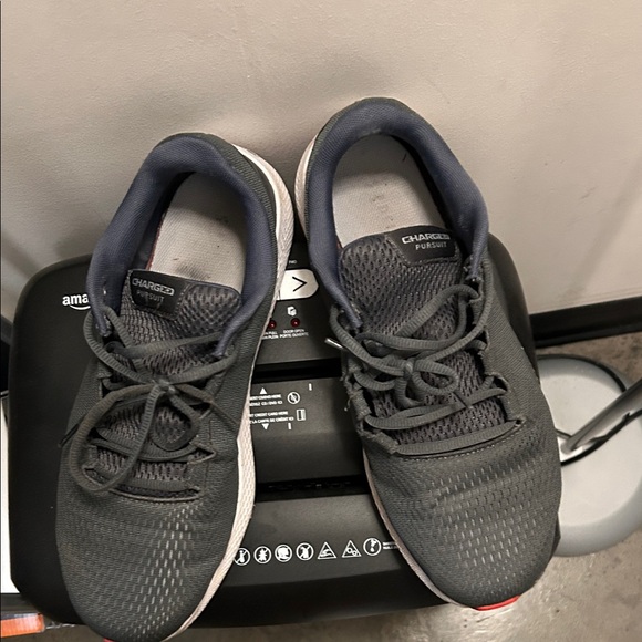 under armour Other - Under Armour Black Pursuit Athletic Shoes